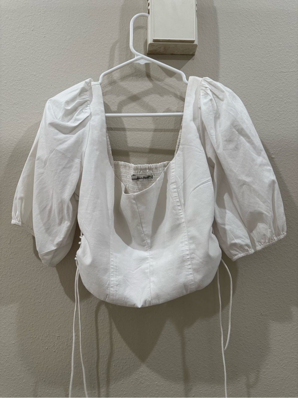 Abercrombie & Fitch White Square-Neck Puff Sleeve Lace-Up crop Top size Medium